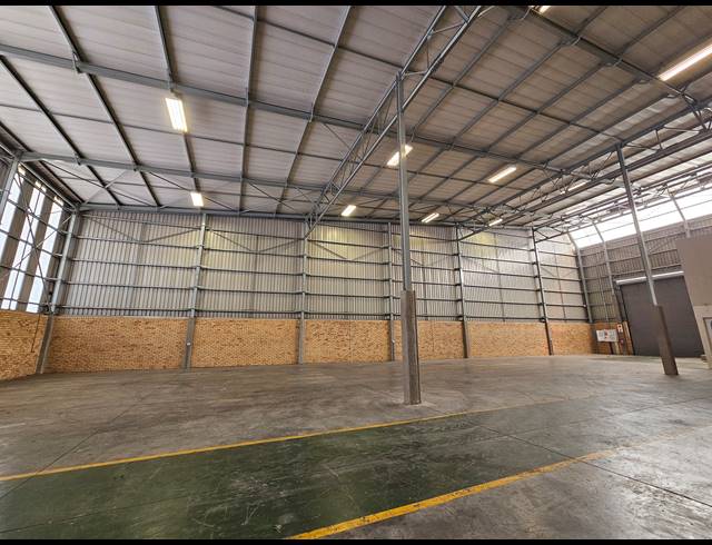 1,166M² WAREHOUSE TO LET IN LINBRO PARK